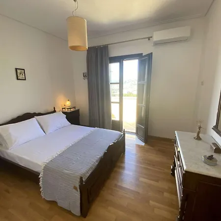 Oak & Olive Village, Naxos Island Center Apartment Filotion